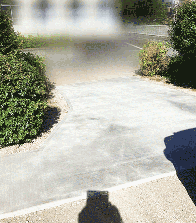 外構スロープ：道路からホームエレベーター前まで【施工事例写真1】