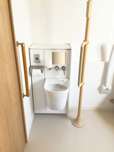 オストメイト:お客様がオストメイトご利用とのことだったため、専用のものを用意しました。