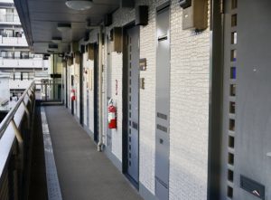 マンション　廊下