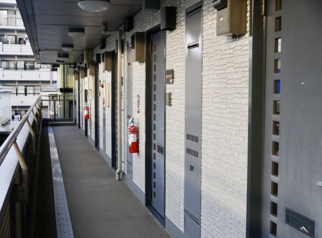 マンション　廊下