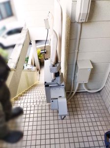 屋外直線型いす式階段昇降機：昇助くんSEO9　施工事例
