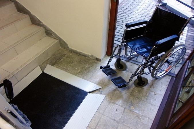 サイドアクセス