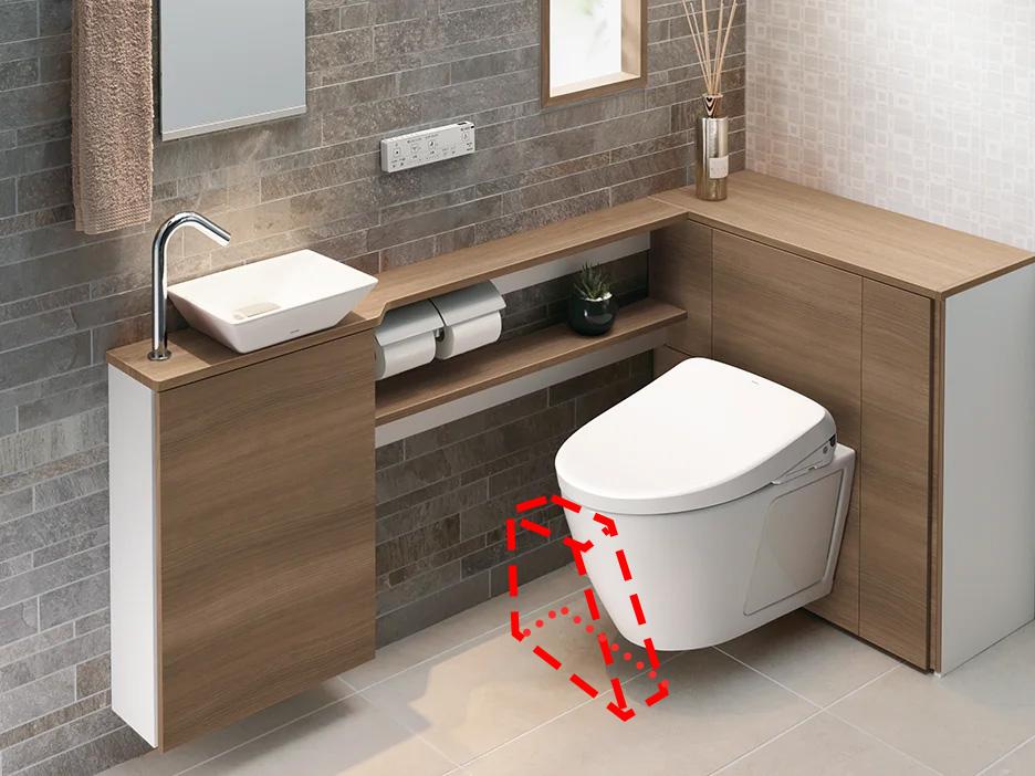 足元の空間に余裕のある壁掛式便器