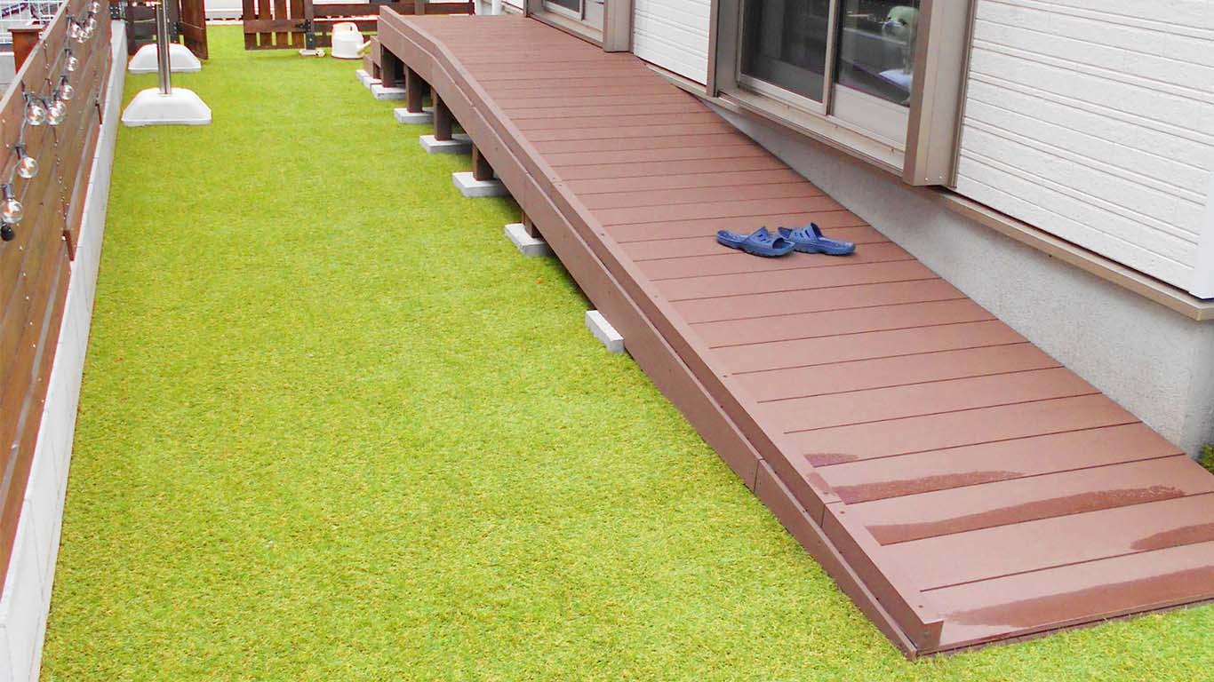 ウッドデッキスロープの魅力と注意点