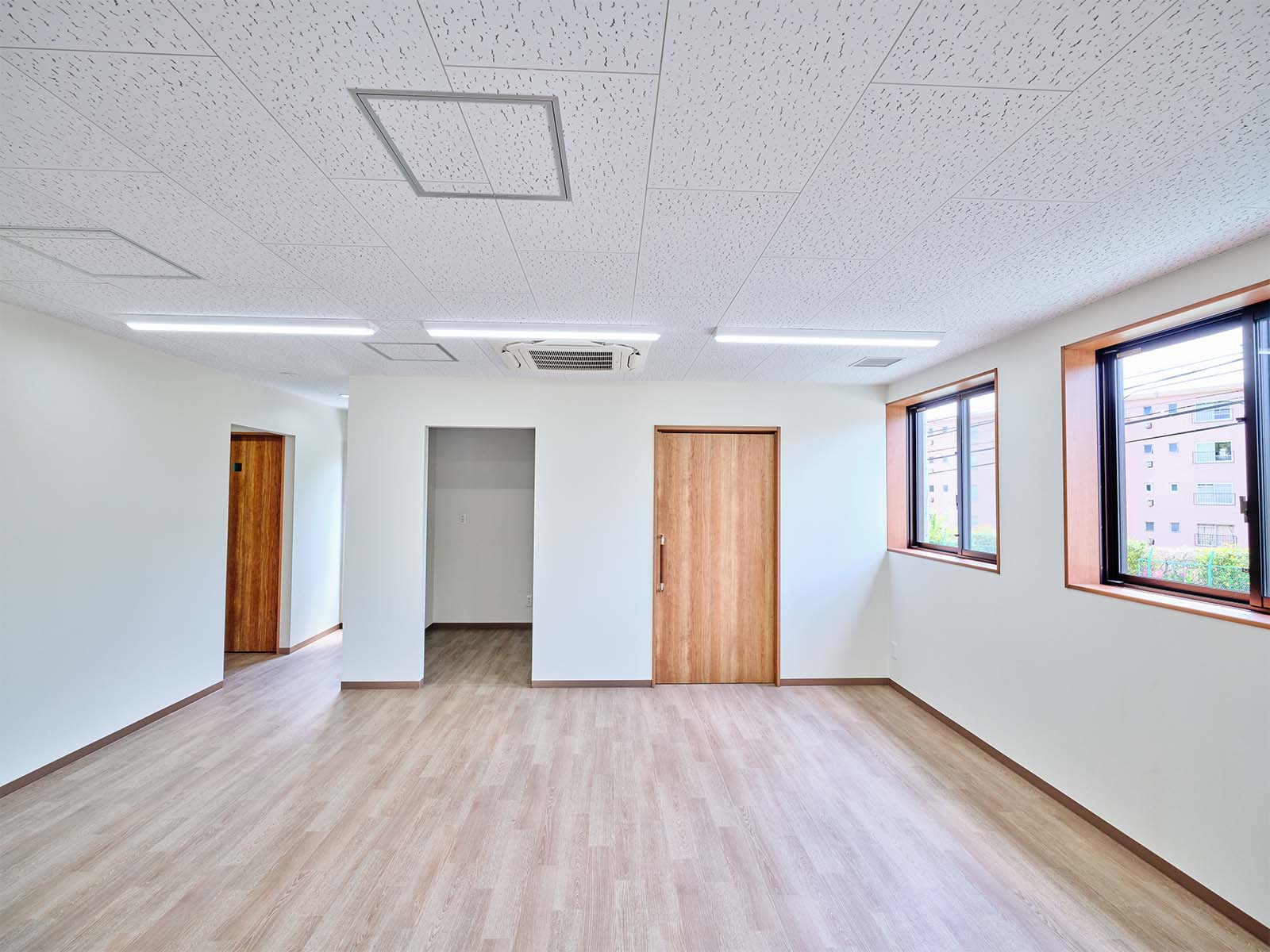 利用者とスタッフが安心して働ける事務所スペース