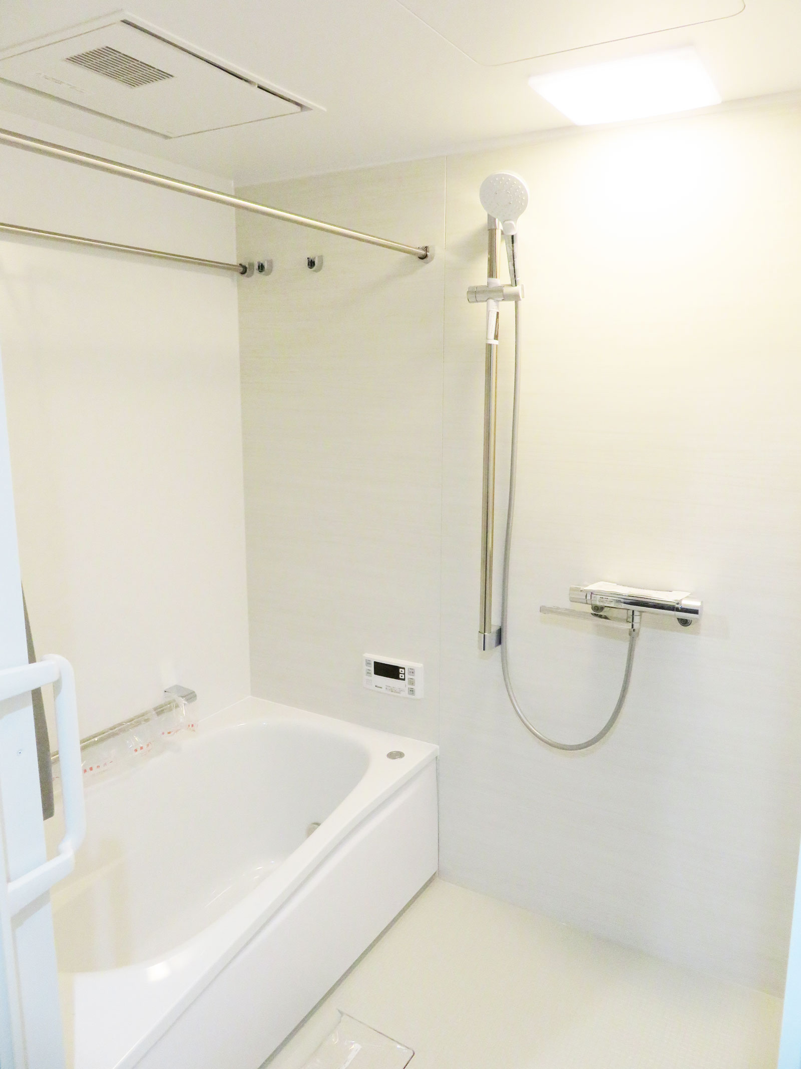 施工後 浴室 ユニットバス UB シャワーの位置