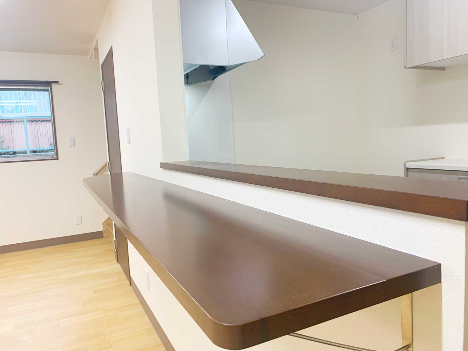 カウンターキッチン　カウンター側からの目線