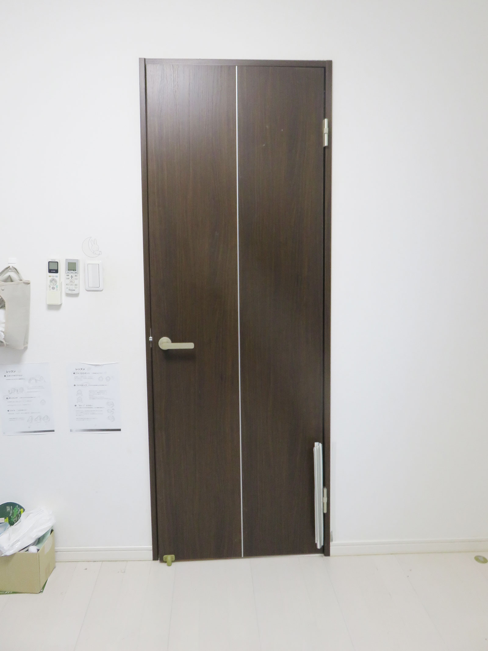 開き戸→引き戸　施工前