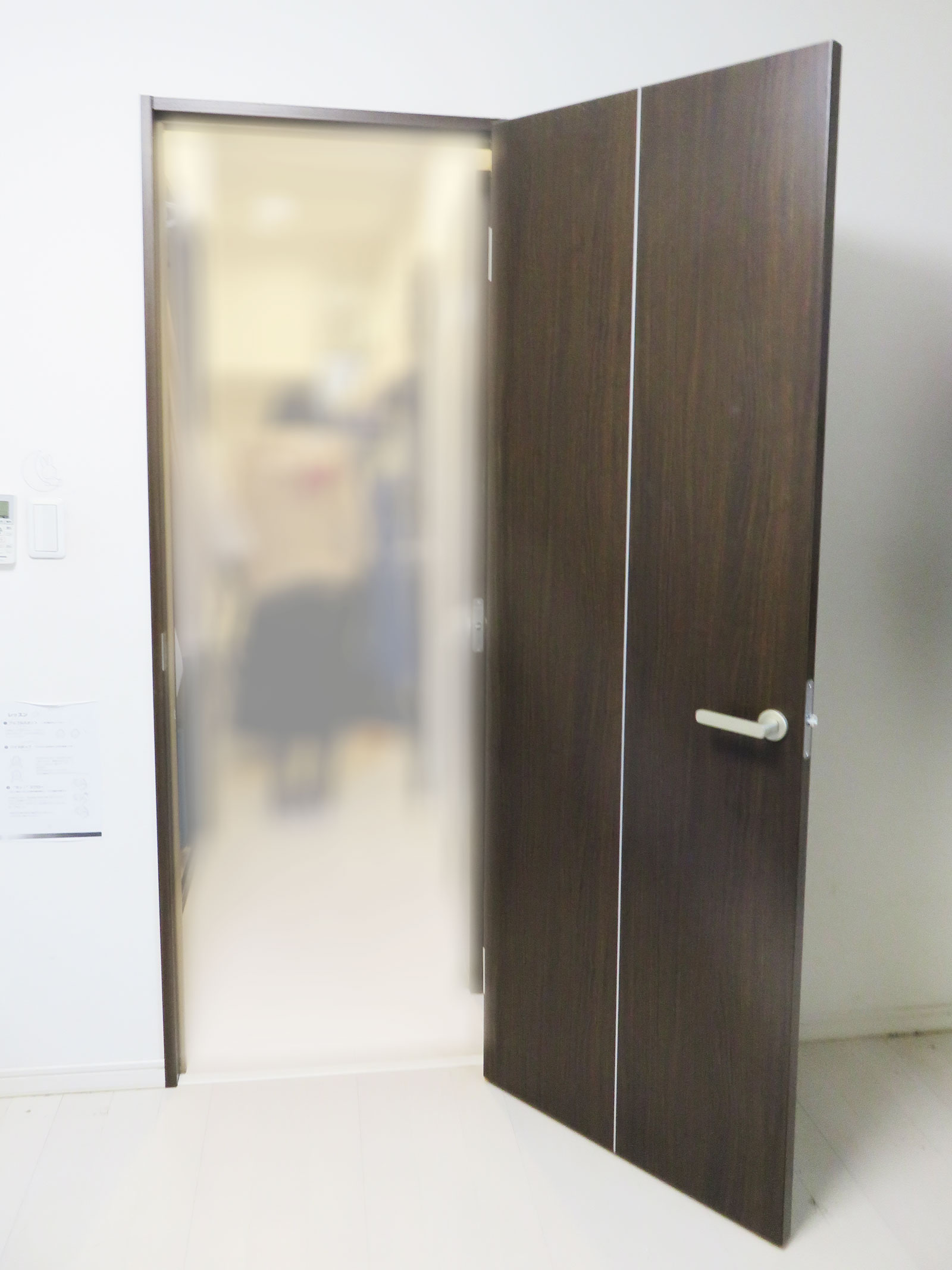 開き戸→引き戸　施工前