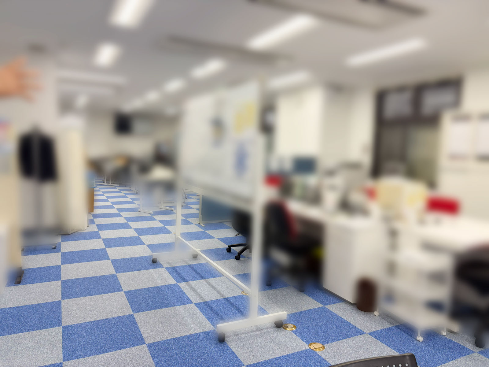 施工後　タイルカーペット張替