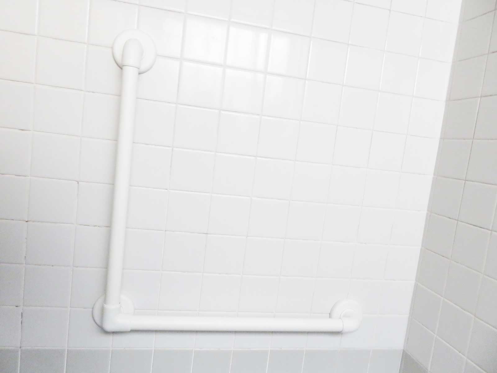 施工後　浴室　屋内手すり